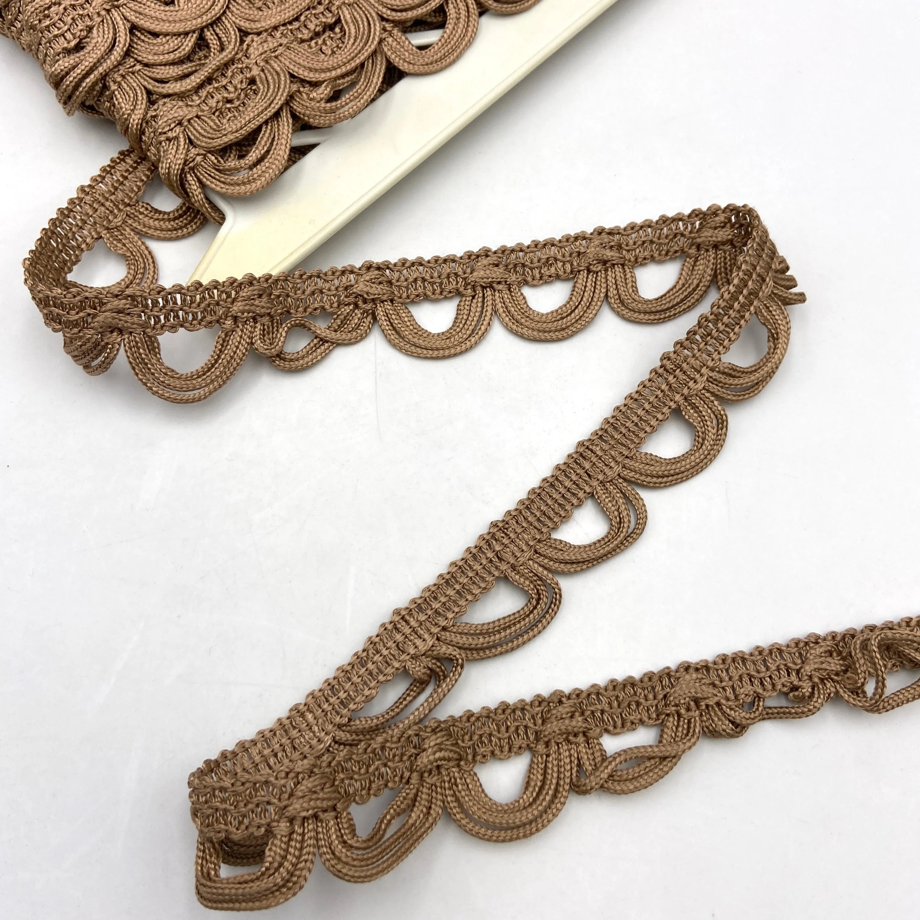 1.25" Shitake Swags | Braided Gimp Trim